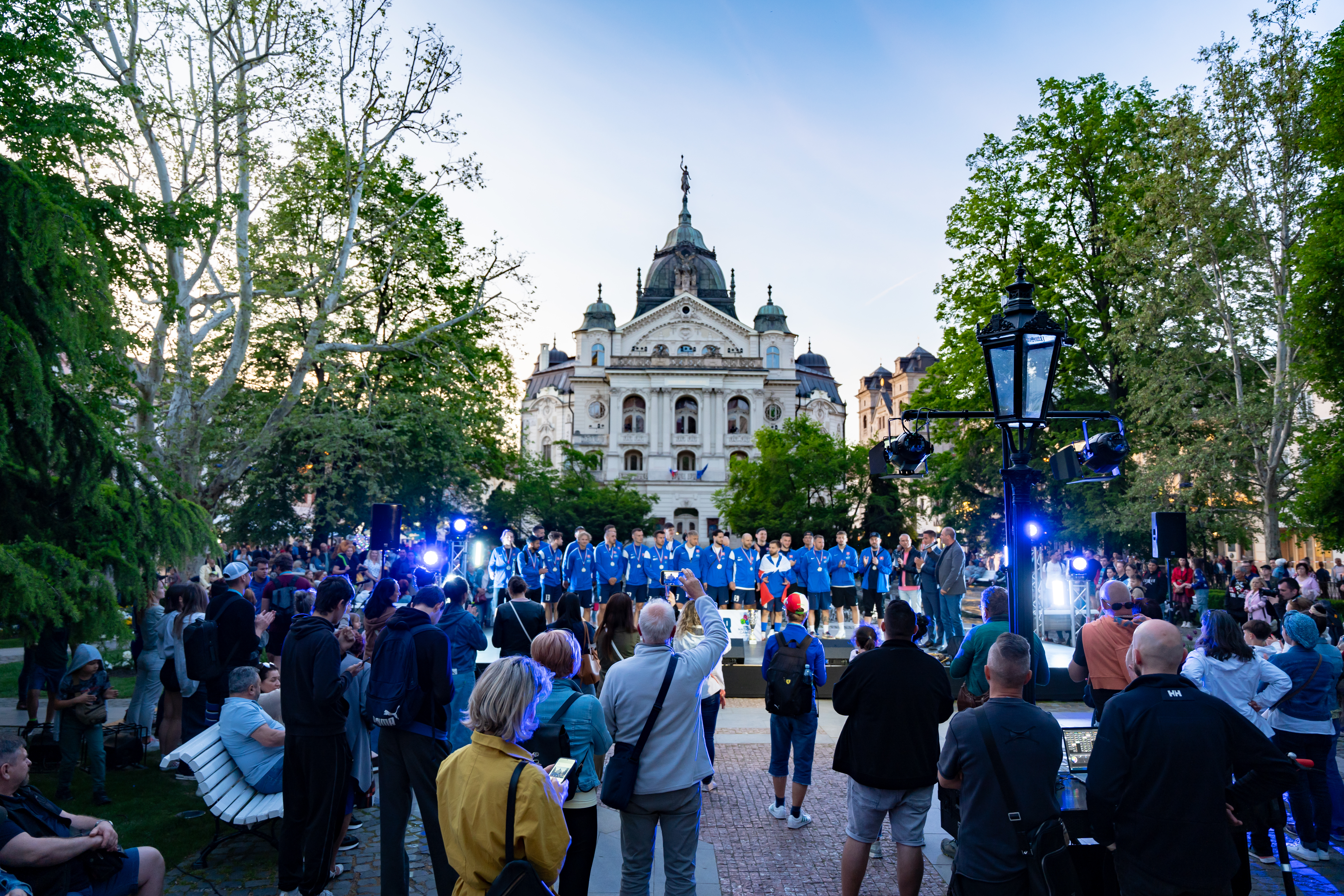 Slovenska reprezentacia zdravi Kosice-9